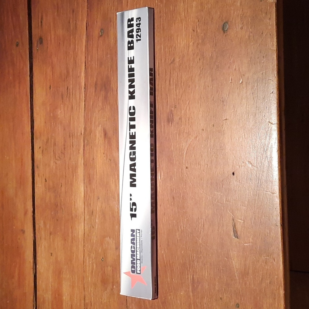 Magnetic knife bar NWOT